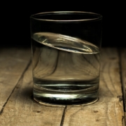 Leitungswasser gesund - Glas mit Wasser
