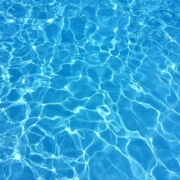 Trinkwasser-Entchlorung - Wasser im Schwimmbad